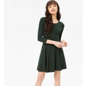 5/$100 Emerald Green Long Sleeve Dress